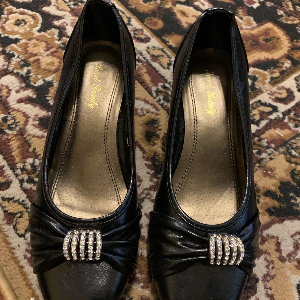 Elegant Black Heels with Rhinestone Detail